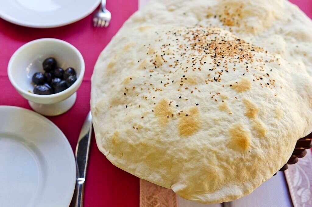 دستور پخت نان یوخا؛ نان نازک و خوشمزه