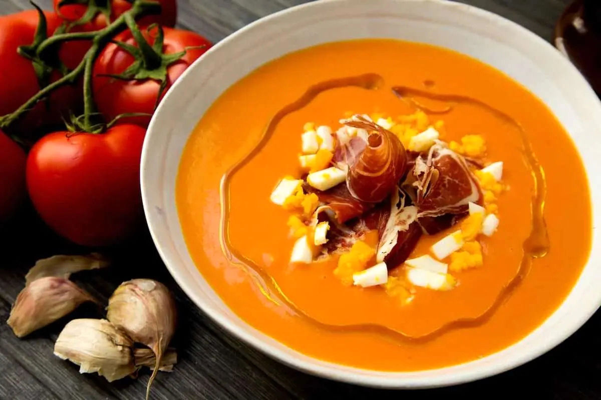 طرز تهیه سالمورخو؛ سوپ سرد و کرمی اسپانیایی