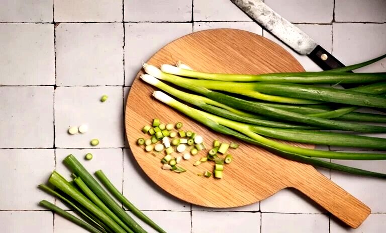 تازه مثل روز اول؛ ۳ روش حرفه‌ای برای فریز کردن تره فرنگی