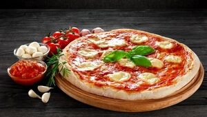 پیتزا مارگاریتا به روش ایتالیایی و رستورانی