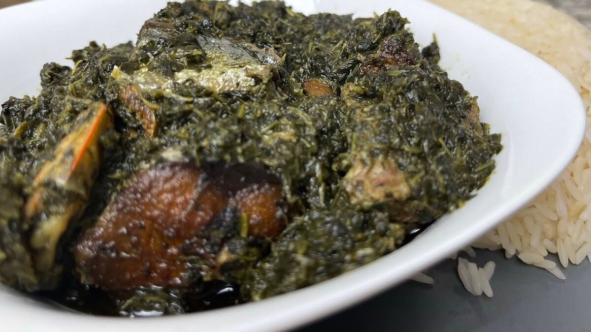 خورشت اسفناج خانگی بدون آلو، سبک و خوش‌عطر