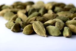 بهترین ادویه برای کاهش قند خون و رفع بوی بد دهان