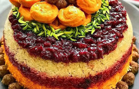 طرز تهیه ته‌چین آلبالو پلو با کوفته قلقلی؛ غذای خوشمزه فصل