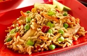 برنج مرغ سرخ شده چینی به سبک رستورانی
