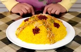 شکرپلوی شیرازی؛ عطرِ طلایی زعفران در شب یلدا