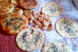 کولیره؛ نان سنتی سنندج با بافتی نرم و نیمه‌شیرین