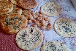 کولیره؛ نان سنتی سنندج با بافتی نرم و نیمه‌شیرین
