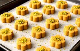 شیرینی نخودچی خانگی بدون ترک و ریزش با بافتی نرم و خوشمزه