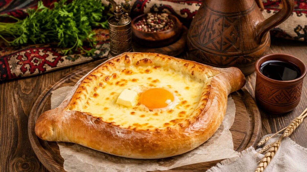 طرز تهیه خاچاپوری؛ راز غذای محبوب گرجی‌ها با پنیر و تخم‌مرغ در خانه