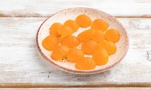 طرز تهیه آبنبات پرتقال و لیمو بازاری در خانه + مواد لازم، مراحل و نکات