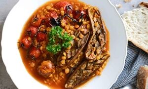 اگر زمان ندارید، خورش قیمه بادمجان را با گوشت تکه ای نپزید...