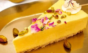  طرز تهیه کیک دسر زعفرانی؛ دسر خاص و خوشمزه