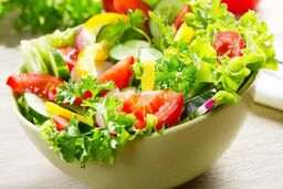 ۵ دسر و سالاد کم‌کالری برای روزهای کم‌تحرک؛ راهکاری ساده برای جلوگیری از افزایش وزن