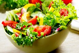 ۵ دسر و سالاد کم‌کالری برای روزهای کم‌تحرک؛ راهکاری ساده برای جلوگیری از افزایش وزن
