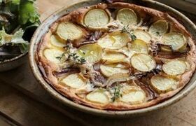 طرز تهیه تارت سیب زمینی و پیاز با مواد ساده