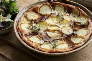 طرز تهیه تارت سیب زمینی و پیاز با مواد ساده