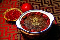 آش انار؛ طعم ترش و شیرین پاییز در یک کاسه