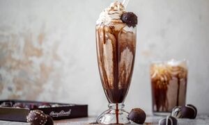 طرز تهیه میلک شیک تیرامیسو با لیدی فینگر