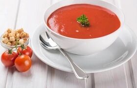 سوپ گوجه‌فرنگی؛ گرمایی دلپذیر در یک کاسه
