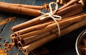 ۱۴ فایده چای دارچین؛ روش تهیه و نکات مهم و احتیاط‌ها