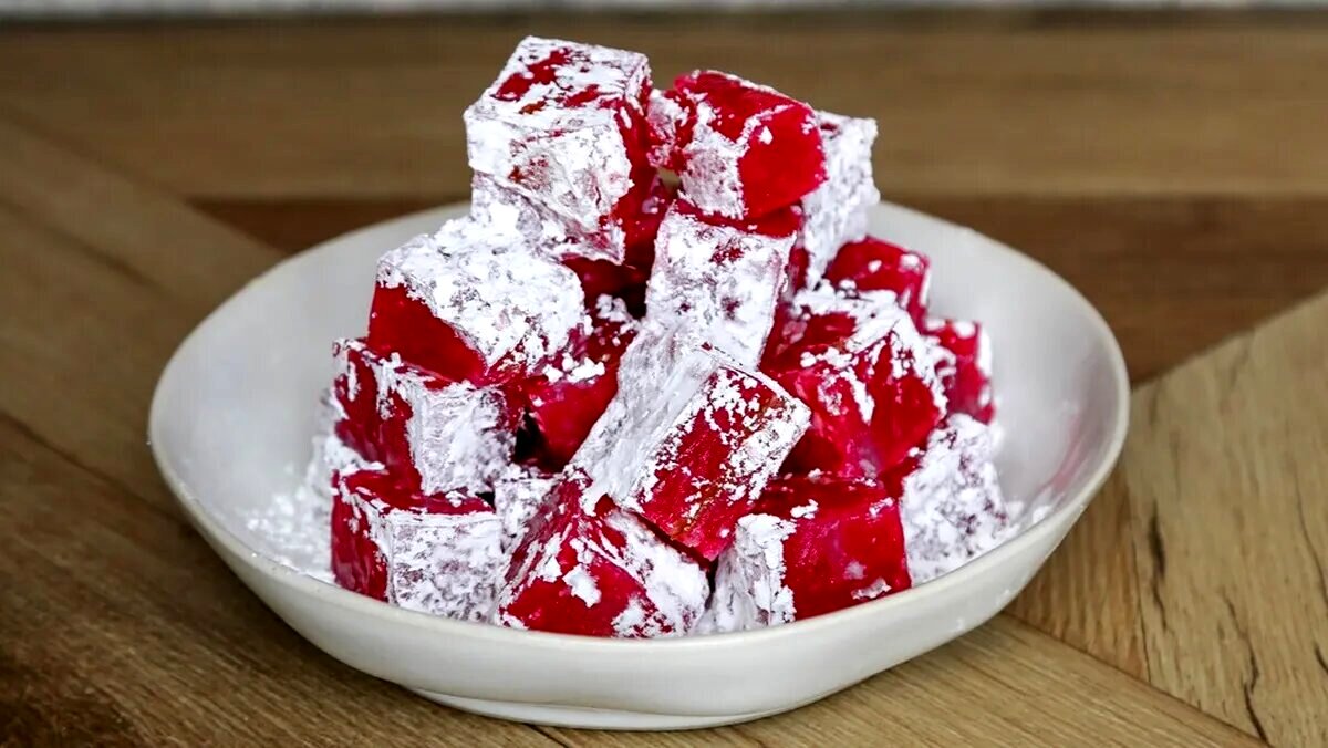 طرز تهیه لوکوم با طعم آلبالو؛ ساده و خوشمزه
