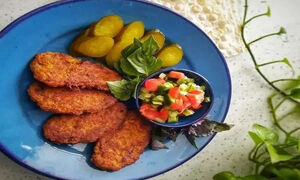 طرز تهیه کتلت با گوشت کوبیده آبگوشت؛ خوشمزه و سریع