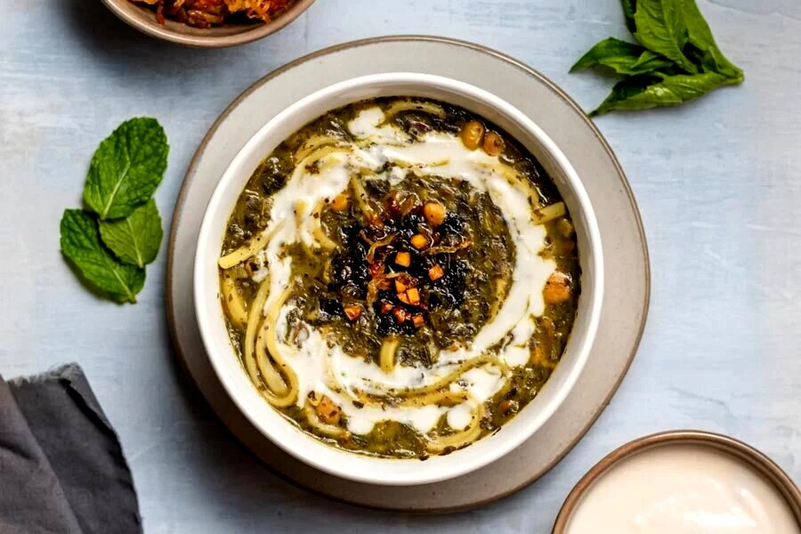 آش رشته؛ غذایی کامل برای سفره های زمستانی