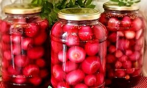ترشی پیاز ؛ ترفند خوش رنگ شدن این خوشمزه زمستانی