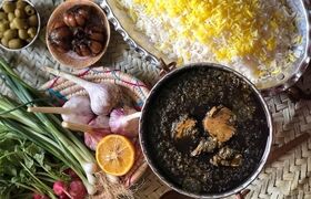 ماهی ندارید؟ قلیه را با تن ماهی درست کنید!؛ دستور یک غذای جنوبی خوشمزه