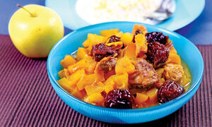 یک خورش ضدحساسیت سنتی اصفهانی با  سیب