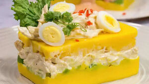 طرز تهیه کائوسا رِیِنا؛ طعم متفاوت پوره سیب‌زمینی در یک غذای پرویی