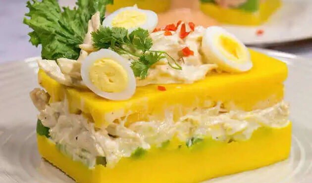طرز تهیه کائوسا رِیِنا؛ طعم متفاوت پوره سیب‌زمینی در یک غذای پرویی