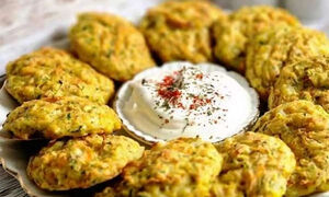 طرز تهیه هش گرین؛ کوکو سبزیجات رژیمی بدون تخم مرغ