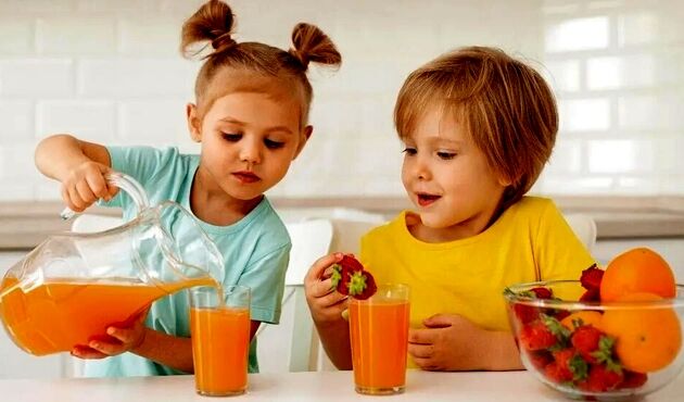 آیا می دانید آبمیوه ها چه خطری برای کودکانتان دارد؟