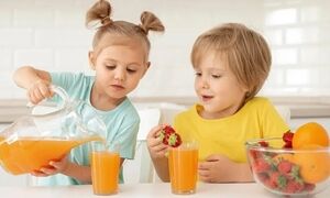 آیا می دانید آبمیوه ها چه خطری برای کودکانتان دارد؟