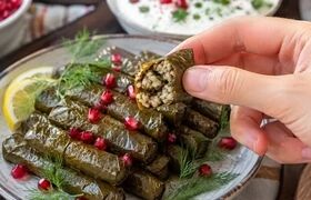 دلمه آذربایجانی با برگ مو را به روش ما امتحان کنید