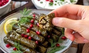 دلمه آذربایجانی با برگ مو را به روش ما امتحان کنید