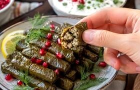 دلمه آذربایجانی با برگ مو را به روش ما امتحان کنید
