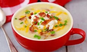 طرز تهیه سوپ سیب زمینی و پنیر با ژامبون