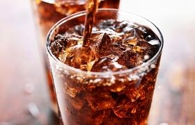 ۶ باور غلط درباره خواص نوشابه | آیا نوشابه برای درمان اسهال مفید است؟