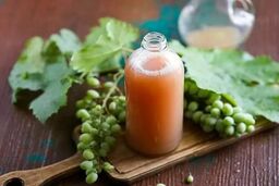 طرز تهیه آبغوره خانگی بدون جوشاندن؛ بهترین نوع غوره برای آبغوره