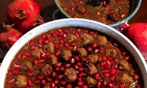 طرز تهیه سوپ انار؛ ترش و خوش رنگ مخصوص شب یلدا